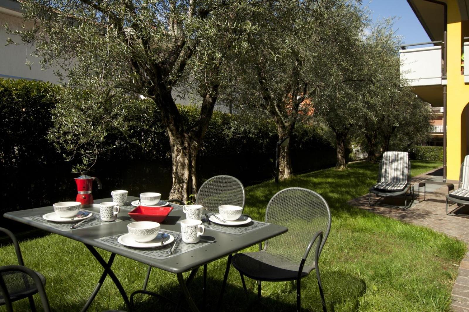 Casa Carla Aparthotel Torbole Sul Garda Exteriör bild