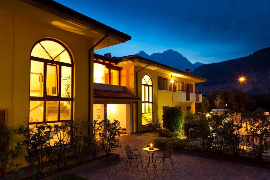 Casa Carla Aparthotel Torbole Sul Garda Exteriör bild