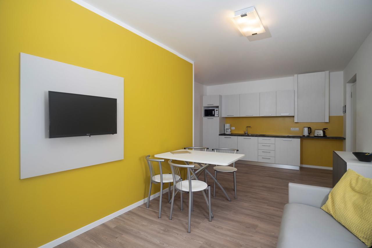 Casa Carla Aparthotel Torbole Sul Garda Exteriör bild